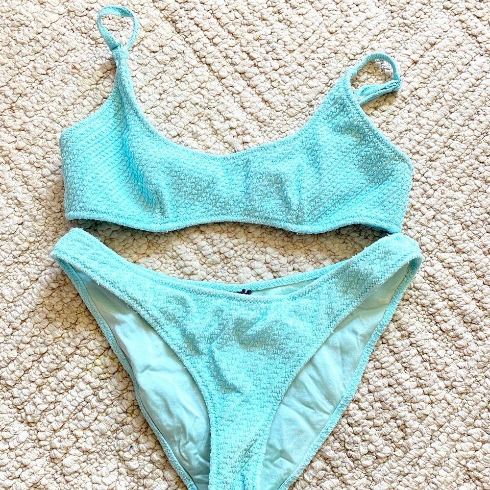 Triangl bikini set!!! selling as a set